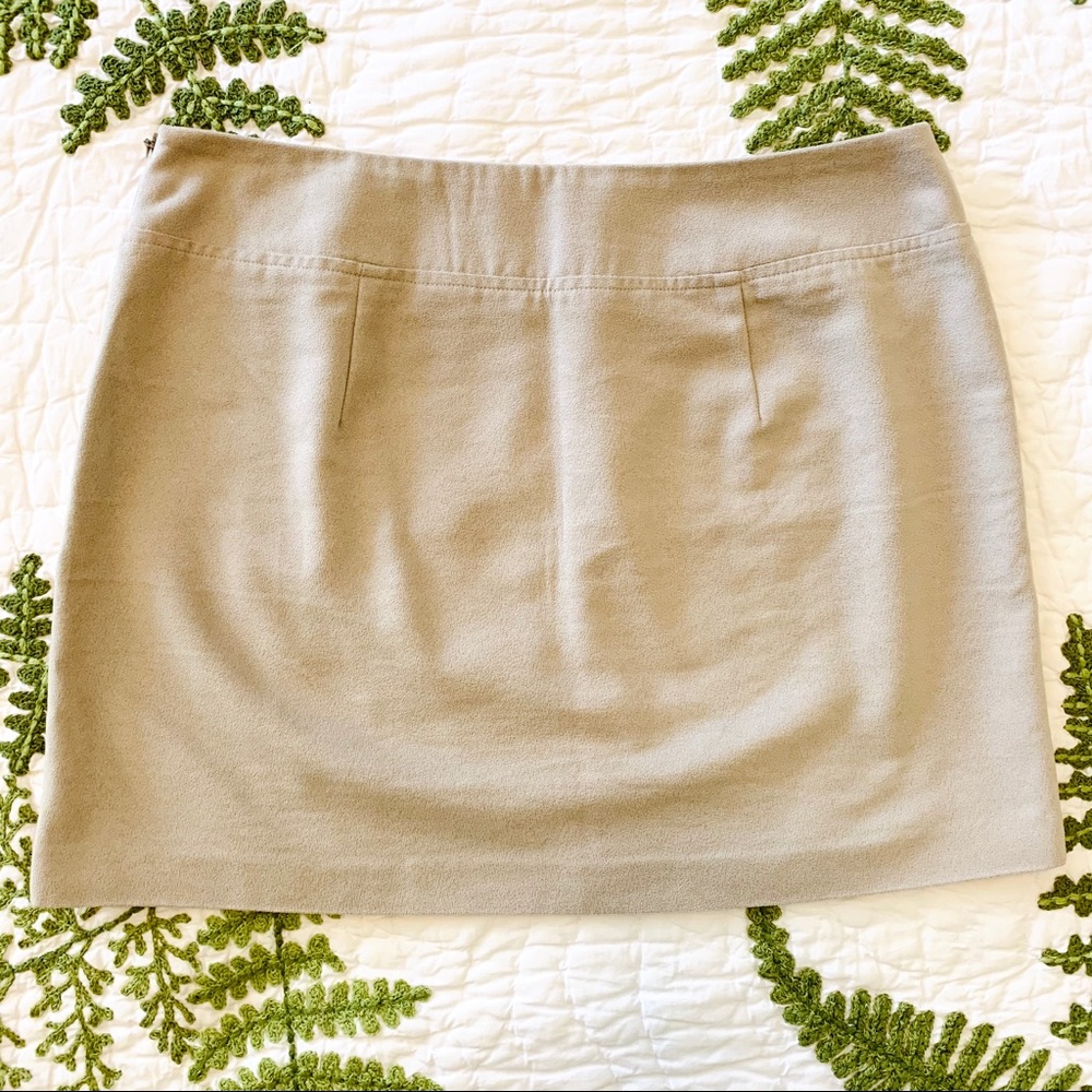 ⭐️2/$20 VTG Express Faux Suede Mini Skirt - Picture 2 of 6